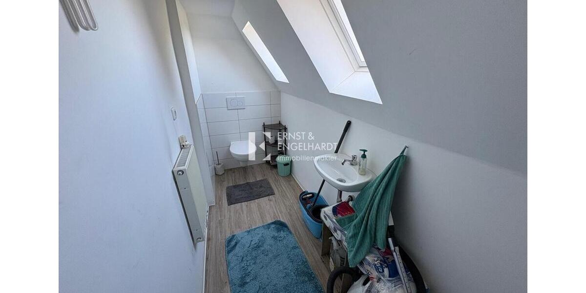 Dachgeschoßwohnung Kitzingen - 3 Zimmer, 68 m&sup2;, 600&euro; | Angebot:26663375