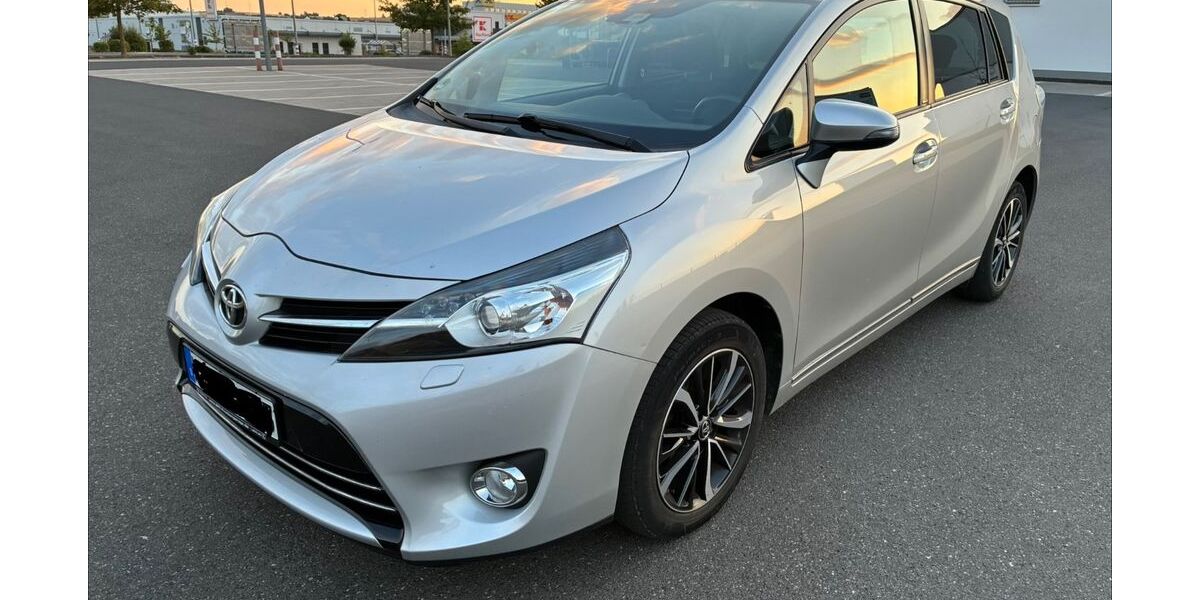 Toyota Verso 79.000 km 15.900 &euro; Kitzingen 97318