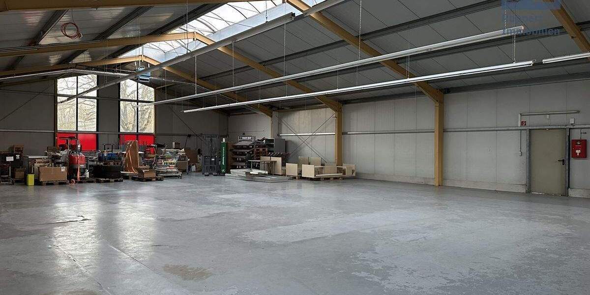 Lagerhalle mit Büro in Kitzingen zimmer