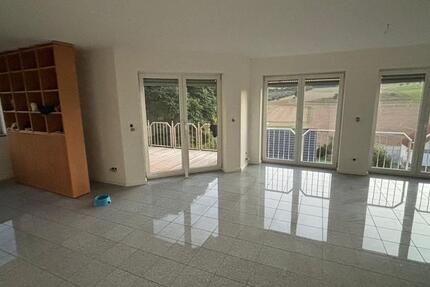 Wohnung Altertheim - 2 Zimmer, 100 m&sup2;, 850&euro; | Angebot:25840269