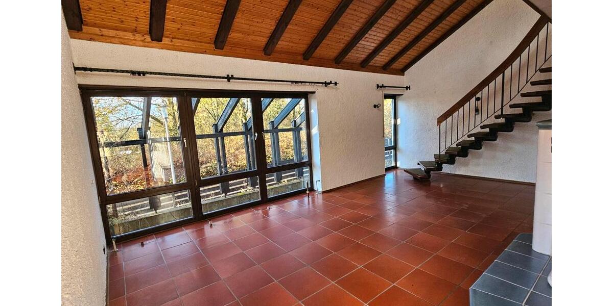 Einfamilienhaus Würzburg Heuchelhof - 7 Zimmer, 259 m&sup2;, 630.000&euro; | Angebot:25855005