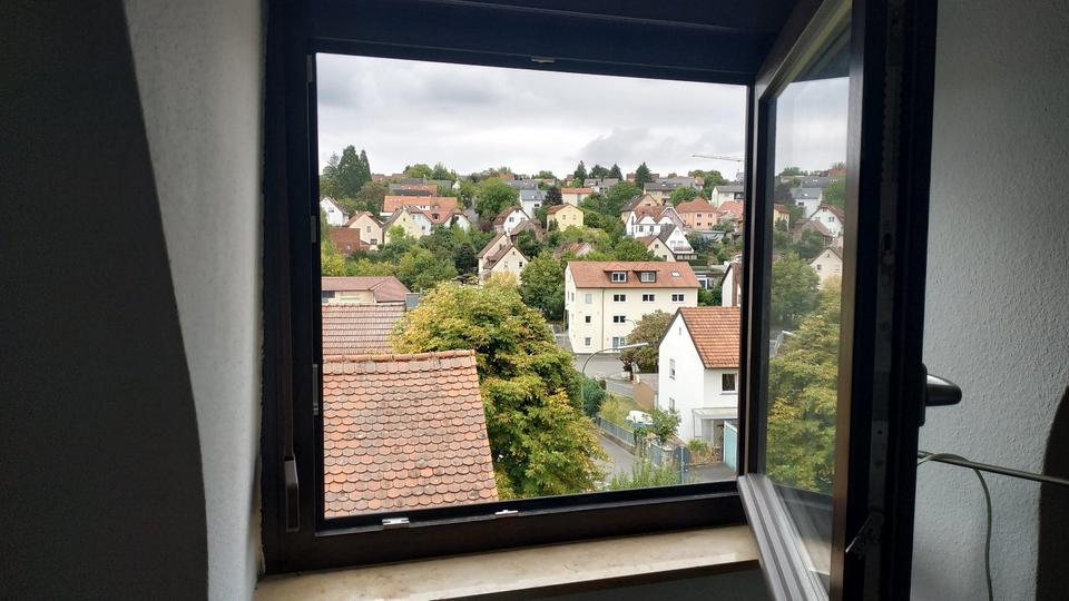 Dachgeschoßwohnung Höchberg - 1 Zimmer, 25 m&sup2;, 89.000&euro; | Angebot:26163916