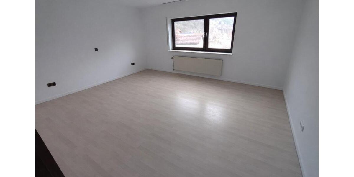 Etagenwohnung Grünsfeld - 6 Zimmer, 190 m&sup2;, 1.800&euro; | Angebot:26038449