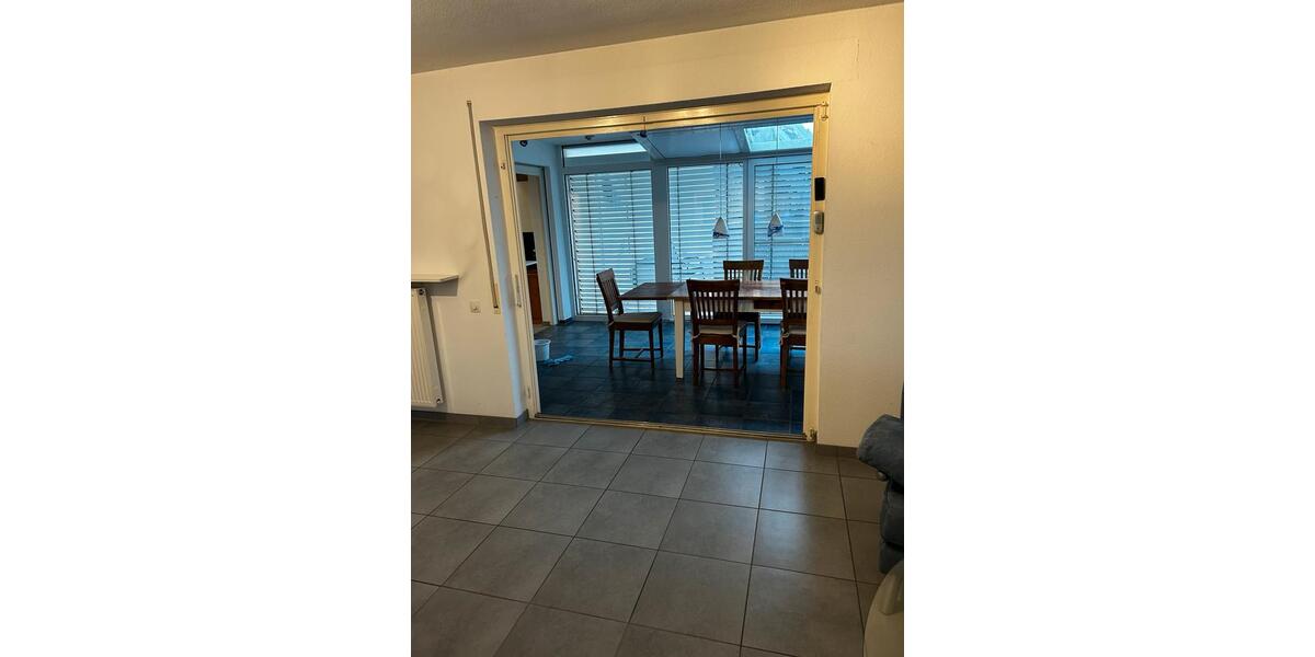 Helle 4 Zimmer Wohnung für zwei Personen oder auch als Praxis 4 zimmer