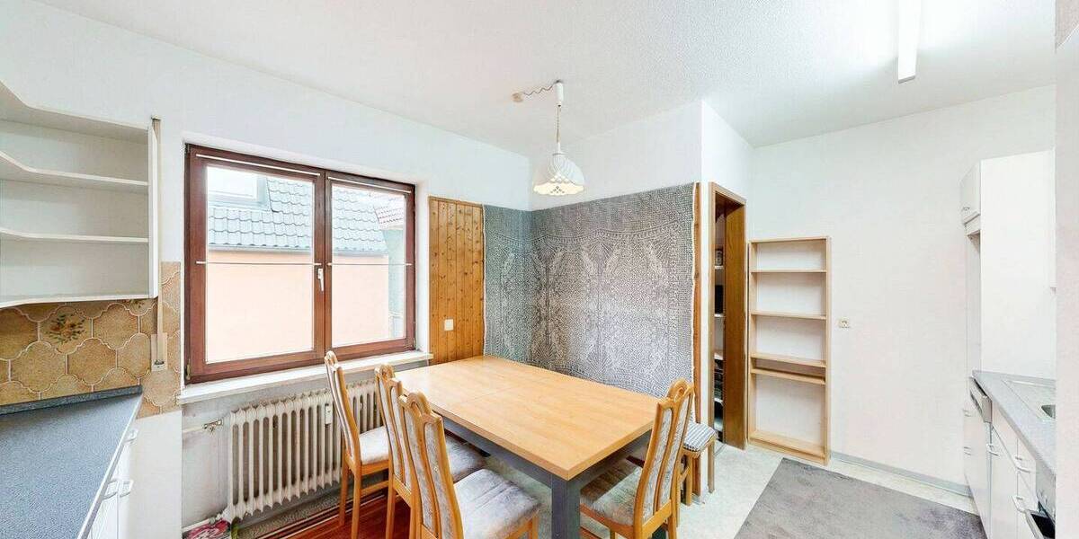 Mehrfamilienhaus, Wohnhaus Winterhausen - 6 Zimmer, 171 m&sup2;, 390.000&euro; | Angebot:25997015