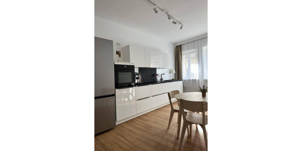 Etagenwohnung Wuerzburg Altstadt - 2 Zimmer, 72 m&sup2;, 1.440&euro; | Angebot:26885289