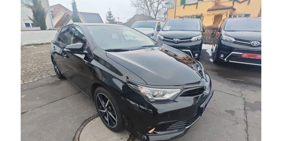 Toyota Auris 65.400 km 14.600 &euro; Sommerach 97334