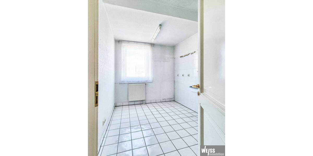 Etagenwohnung Höchberg - 5 Zimmer, 219 m&sup2;, 2.120&euro; | Angebot:26799113