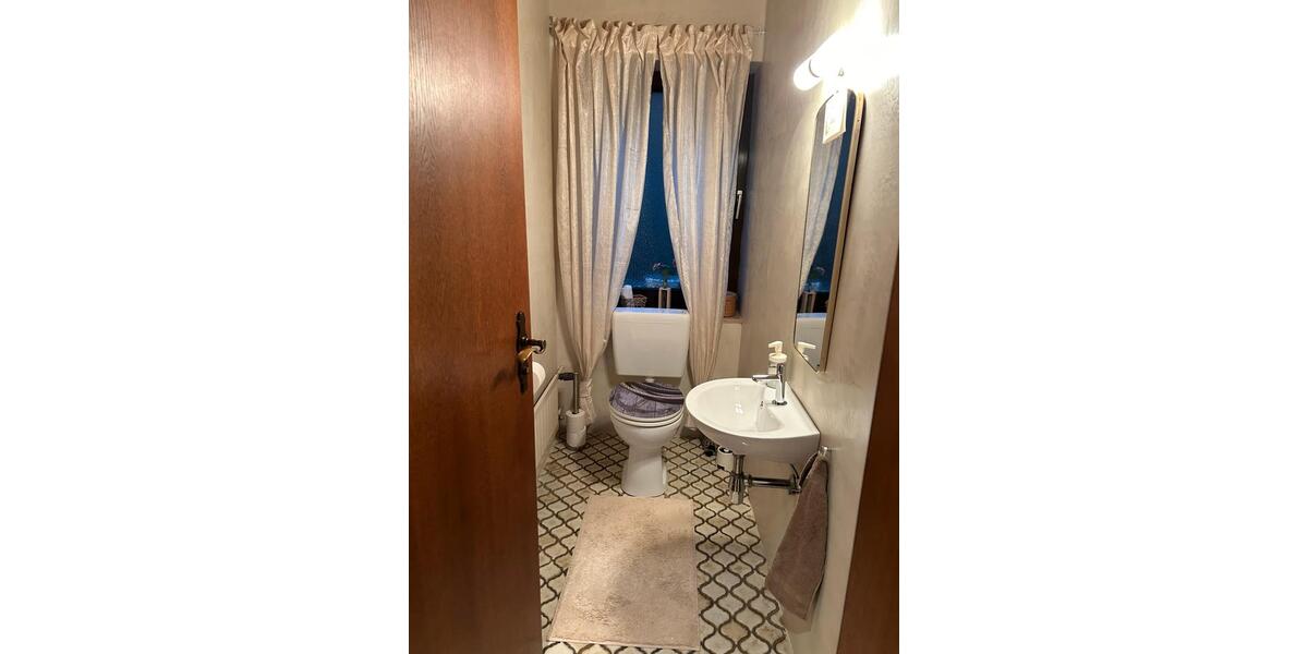 Doppelhaushälfte Ochsenfurt - 5 Zimmer, 150 m&sup2;, 1.500&euro; | Angebot:27617128