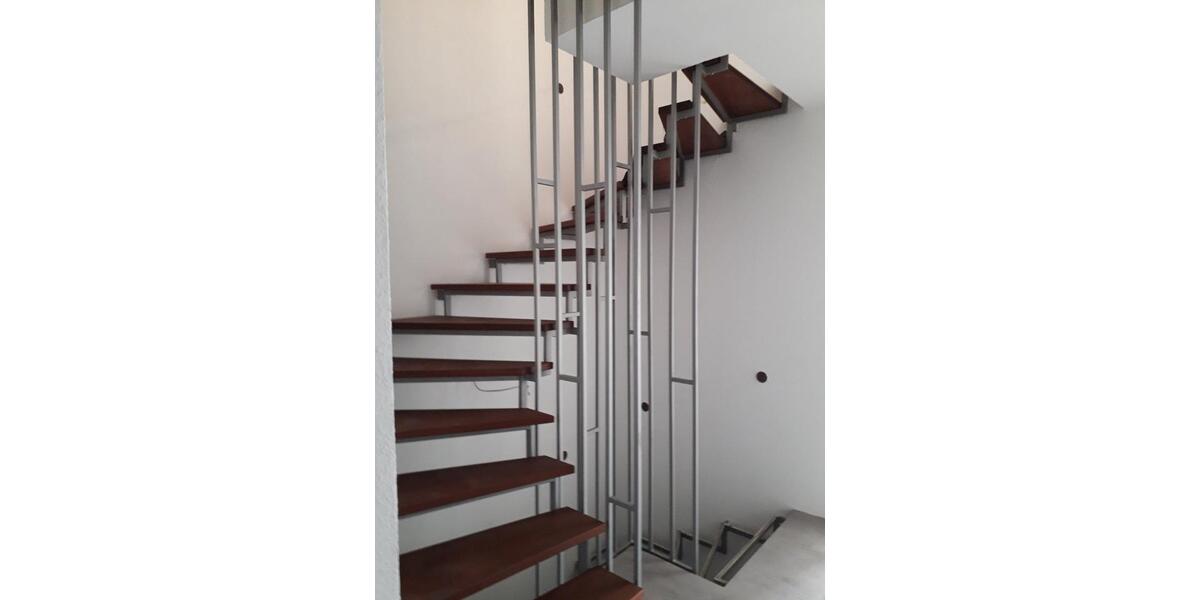 Reihenhaus Würzburg Lengfeld - 7 Zimmer, 146 m&sup2;, 1.750&euro; | Angebot:26368919