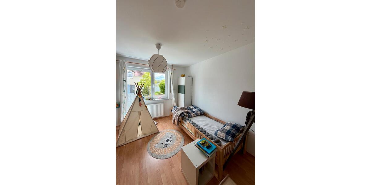 Erdgeschoßwohnung Gerbrunn - 4 Zimmer, 136 m&sup2;, 1.450&euro; | Angebot:26566782
