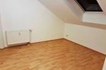 Traumhafte 3 Zimmer Wohnung mit Süd-Dachbalkon, Westloggia und Stellplatz in ruhiger Lage