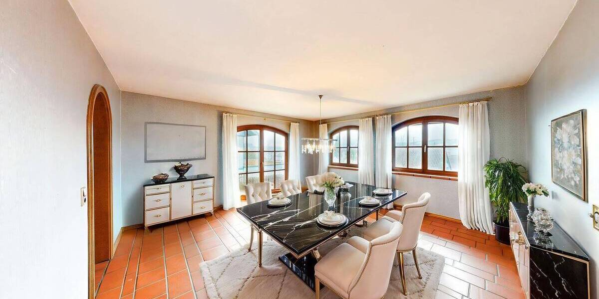 Einfamilienhaus Eibelstadt - 7 Zimmer, 331 m&sup2;, 750.000&euro; | Angebot:25984576