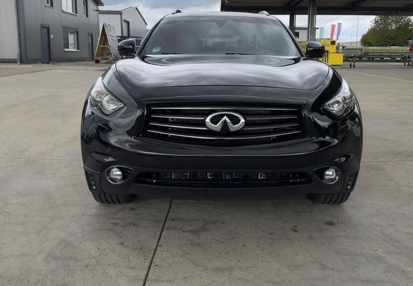 INFINITI QX70 169.000 km 17.900 € Kleinrinderfeld 97271