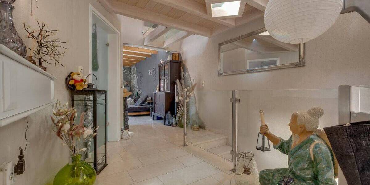 Mehrfamilienhaus, Wohnhaus Kitzingen - 7 Zimmer, 250 m&sup2;, 500.000&euro; | Angebot:25747372