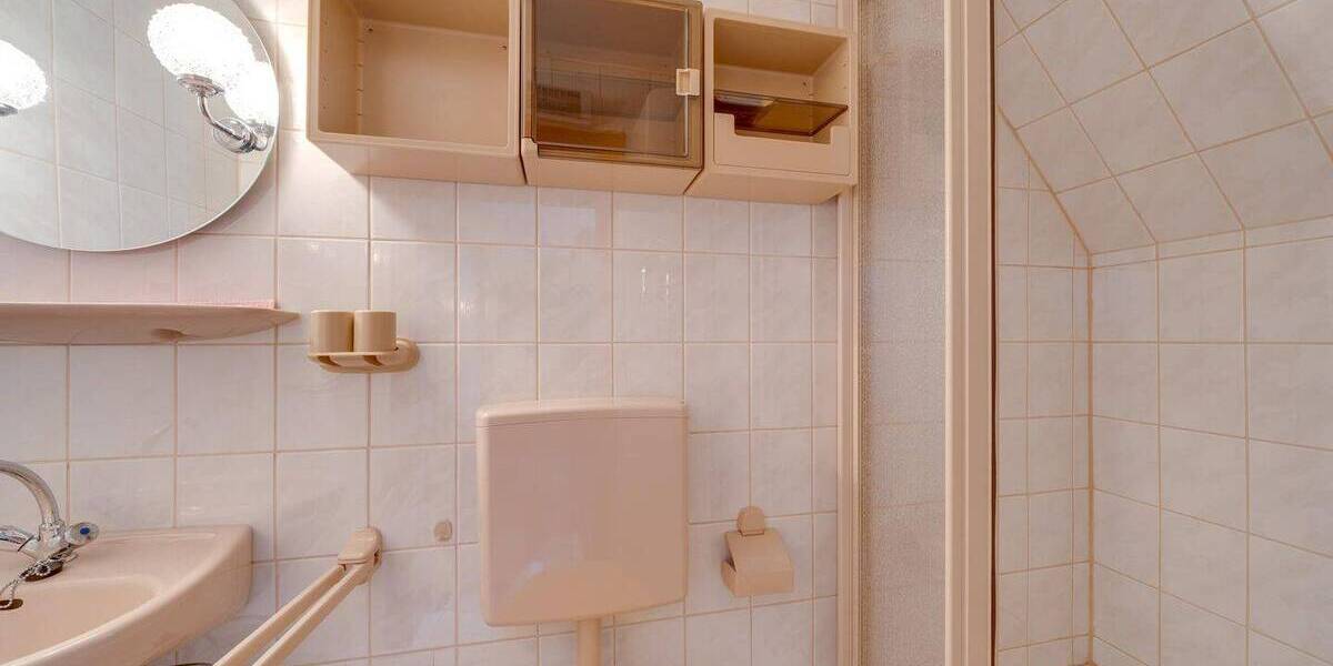 Mehrfamilienhaus, Wohnhaus Kitzingen - 6 Zimmer, 114 m&sup2;, 250.000&euro; | Angebot:26869192