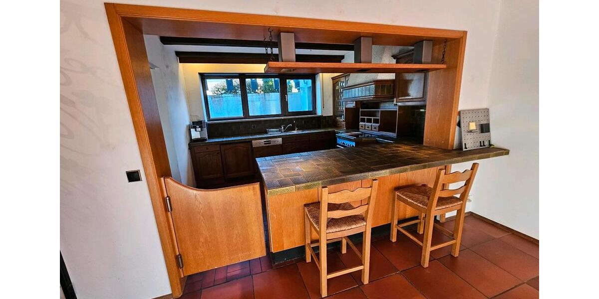 Einfamilienhaus Würzburg Heuchelhof - 7 Zimmer, 259 m&sup2;, 630.000&euro; | Angebot:25855005