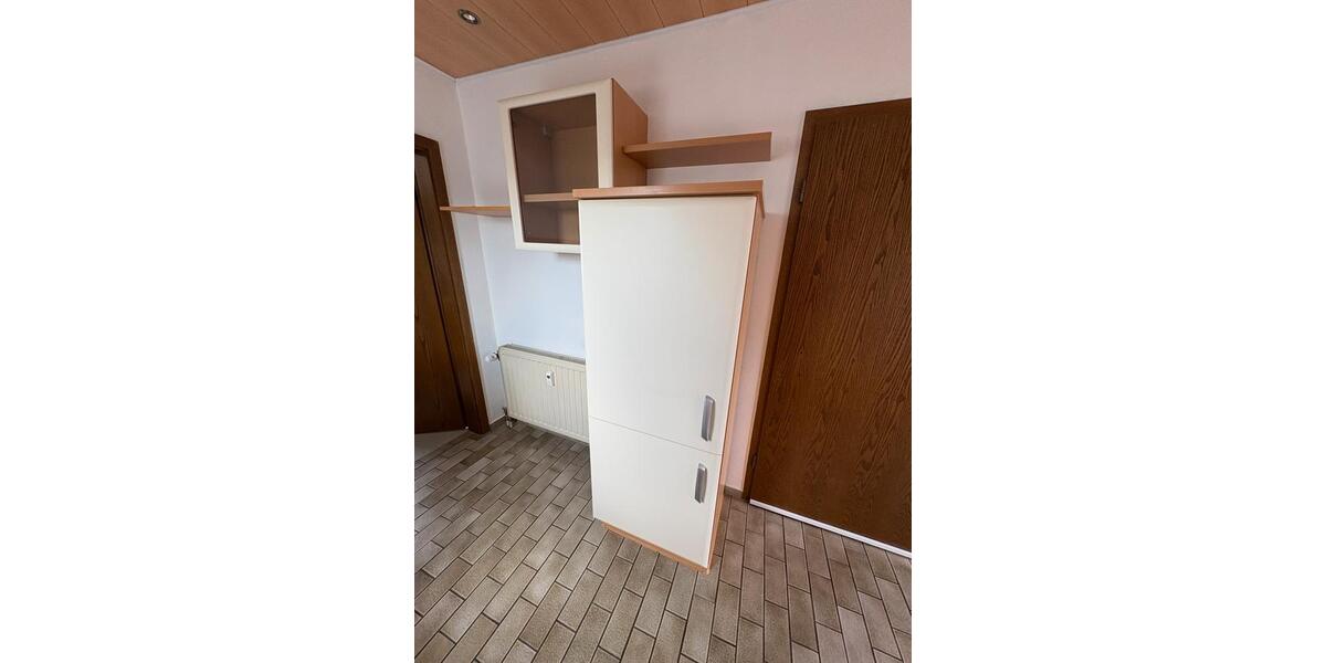 Dachgeschoßwohnung Waldbüttelbrunn - 1 Zimmer, 27 m&sup2;, 420&euro; | Angebot:26626290