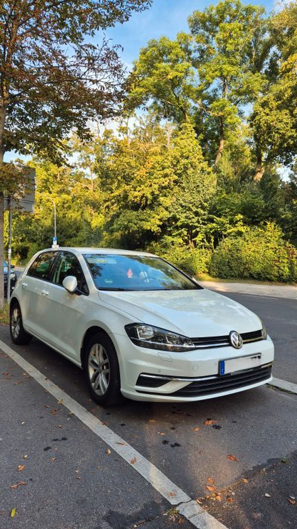 VW Golf 87.627 km 16.850 € Würzburg 97074