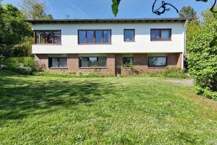 Architektenhaus mit Weitblick auf großzügigen Grundstück in Süd-West-Ausrichtung 8 zimmer