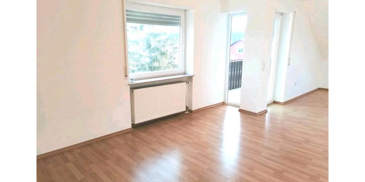 Dachgeschoßwohnung Marktsteft - 3 Zimmer, 96 m&sup2;, 885&euro; | Angebot:26478225