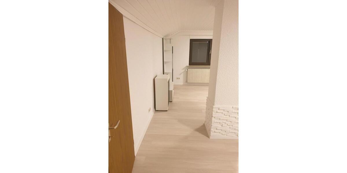 Dachgeschoßwohnung Rimpar - 3 Zimmer, 75 m&sup2;, 900&euro; | Angebot:26476793