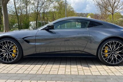 Aston Martin V8 Vantage 11.300 km 148.999 &euro; Schwarzach 97359