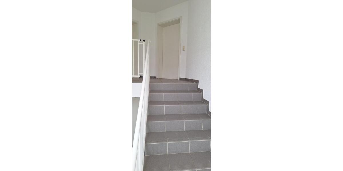 Dachgeschoßwohnung Zellingen - 3 Zimmer, 65 m&sup2;, 680&euro; | Angebot:25404623