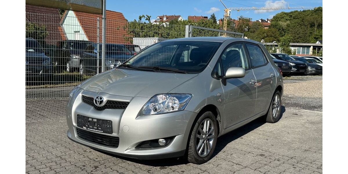 Toyota Auris 76.597 km 4.890 &euro; Würzburg 97076