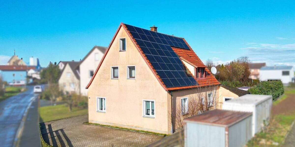 Mehrfamilienhaus, Wohnhaus Geroldshausen - 6 Zimmer, 141 m&sup2;, 420.000&euro; | Angebot:25997017