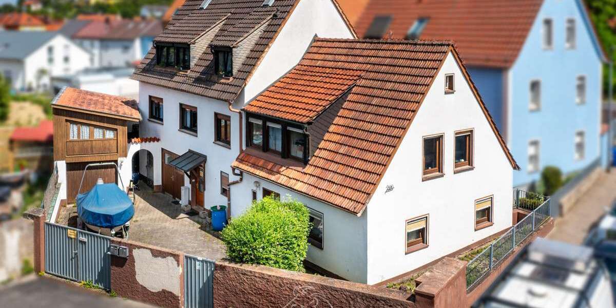 Haus zum Kaufen in Würzburg Versbach 395.000 € 146.56 m² 9 zimmer