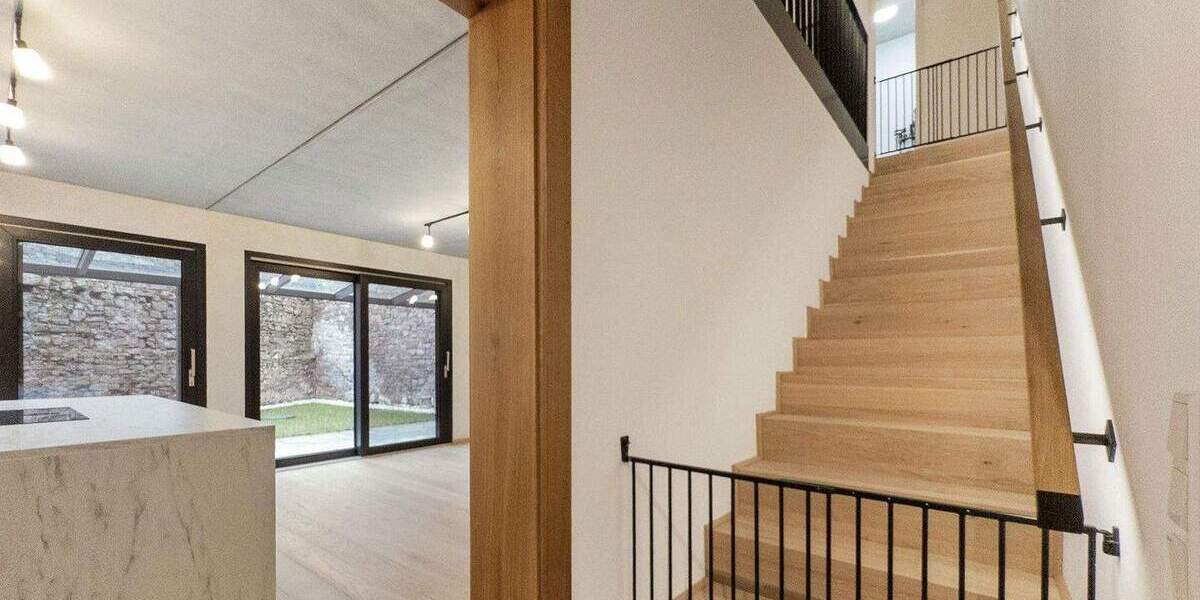 Einfamilienhaus Würzburg Heidingsfeld - 8 Zimmer, 215 m&sup2;, 1.095.000&euro; | Angebot:25820156