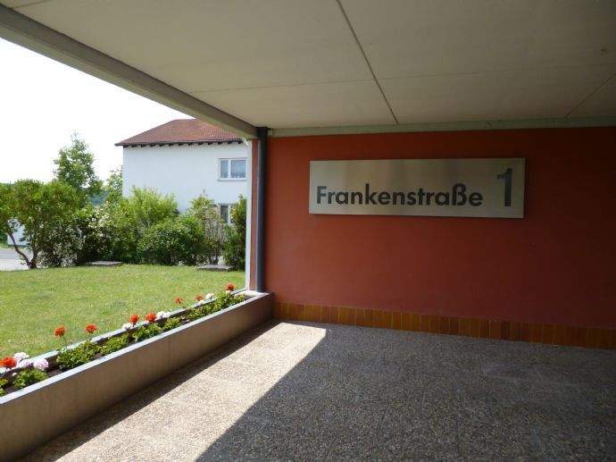Etagenwohnung Rottendorf - 3 Zimmer, 96 m&sup2;, 940&euro; | Angebot:26362607