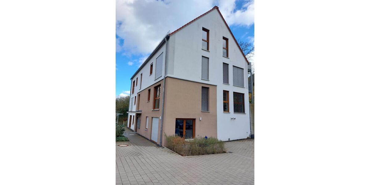 Helle 1-Zi.-Whg, Wü- Leistenstraße, Parkett, EBK, Terrasse, Stpl. 1 zimmer