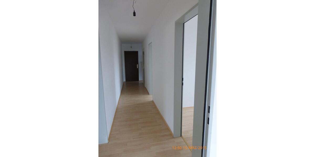 Dachgeschoßwohnung Gerbrunn - 3 Zimmer, 71 m&sup2;, 860&euro; | Angebot:26665642