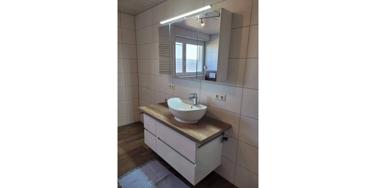 Etagenwohnung Kirchheim - 4 Zimmer, 130 m&sup2;, 980&euro; | Angebot:26920026