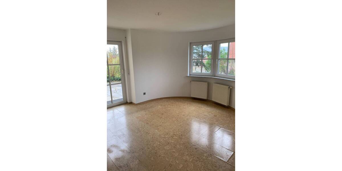 Etagenwohnung Sommerhausen - 3 Zimmer, 88 m&sup2;, 870&euro; | Angebot:26826822