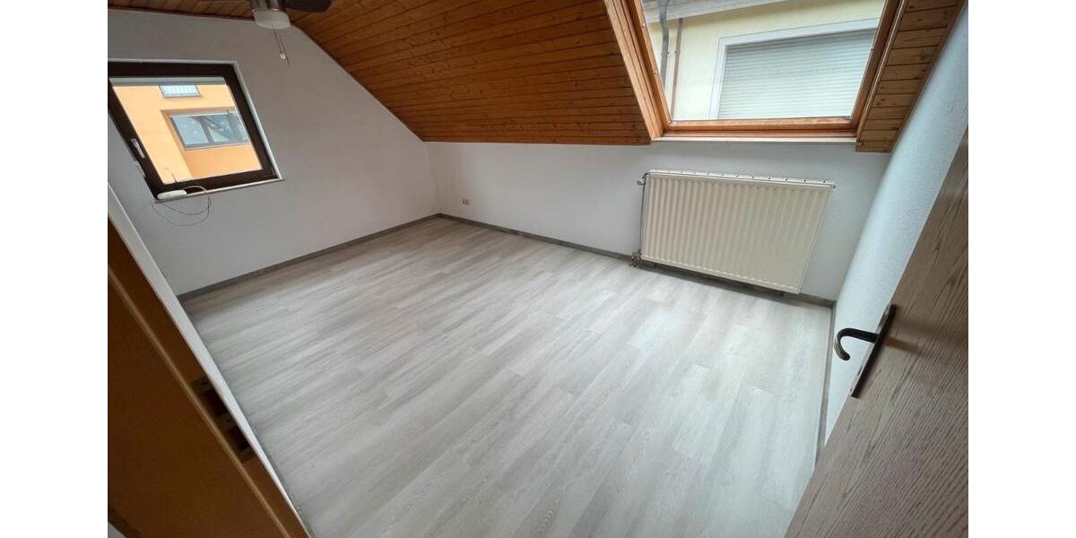 Dachgeschoßwohnung Wiesentheid - 1 Zimmer, 42 m&sup2;, 505&euro; | Angebot:26678744
