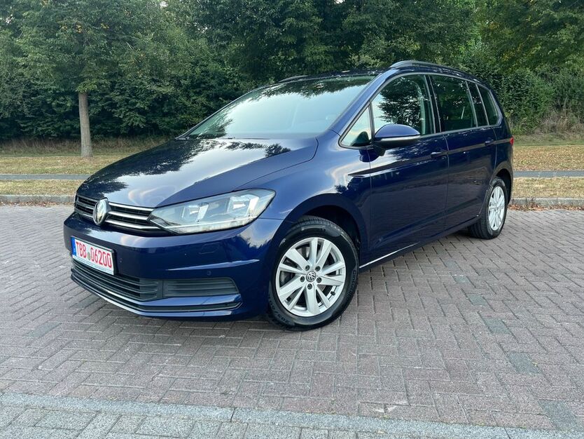 VW Touran 123.388 km 17.499 € Tauberbischofsheim 97941