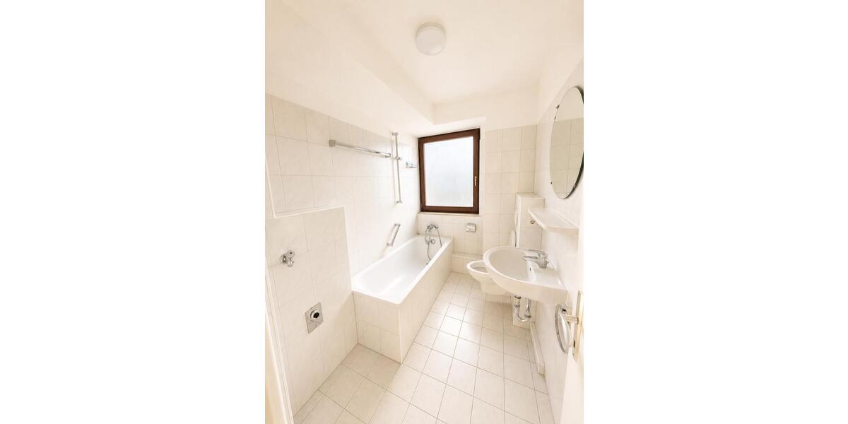Etagenwohnung Würzburg Heuchelhof - 4 Zimmer, 99 m&sup2;, 1.381&euro; | Angebot:26534789
