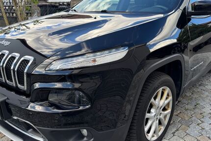 Jeep Cherokee 138.988 km 14.990 € KITZINGEN 97318