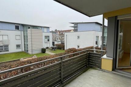 Attraktive 3-Zi.-Whg. mit Balkon in ruhiger Lage von Veitshöchh. 3 zimmer