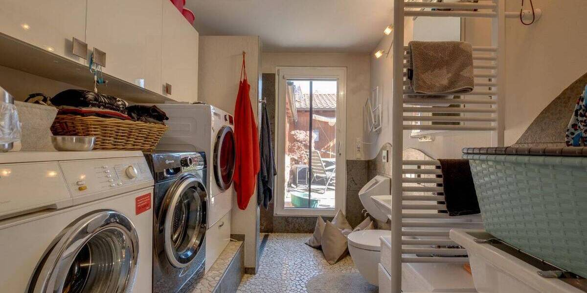 Mehrfamilienhaus, Wohnhaus Kitzingen - 7 Zimmer, 250 m&sup2;, 500.000&euro; | Angebot:25747372
