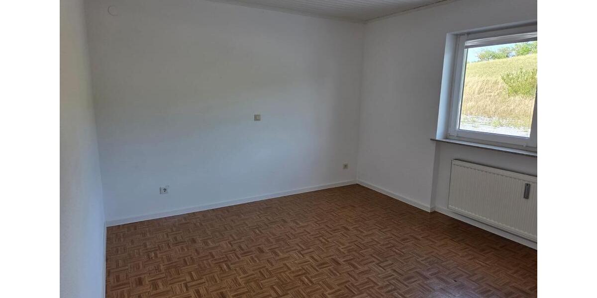 Schöne, helle 3-Zi. mit Terrasse + 2 Stellplätzen in Wiesenfeld 3 zimmer