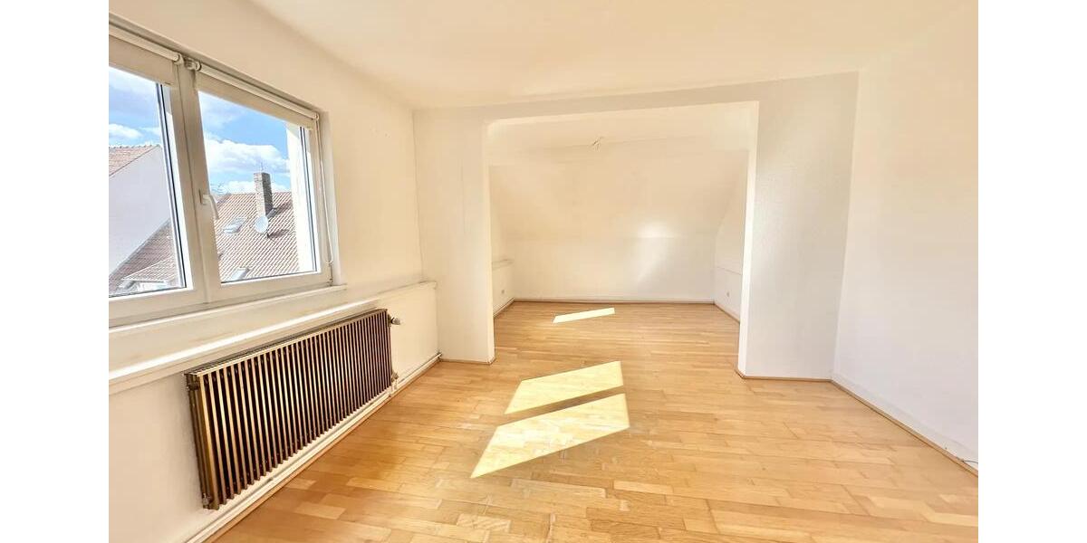 Dachgeschoßwohnung Tauberbischofsheim - 5 Zimmer, 119 m&sup2;, 850&euro; | Angebot:25961013