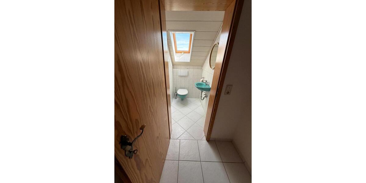 Dachgeschoßwohnung Prosselsheim - 4 Zimmer, 120 m&sup2;, 700&euro; | Angebot:26211442