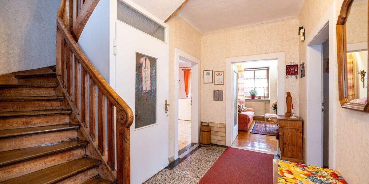 Mehrfamilienhaus, Wohnhaus Volkach - 9 Zimmer, 212 m&sup2;, 397.000&euro; | Angebot:23852733