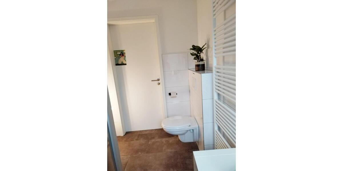 Helle 1-Zi.-Whg, Wü- Leistenstraße, Parkett, EBK, Terrasse, Stpl. 1 zimmer