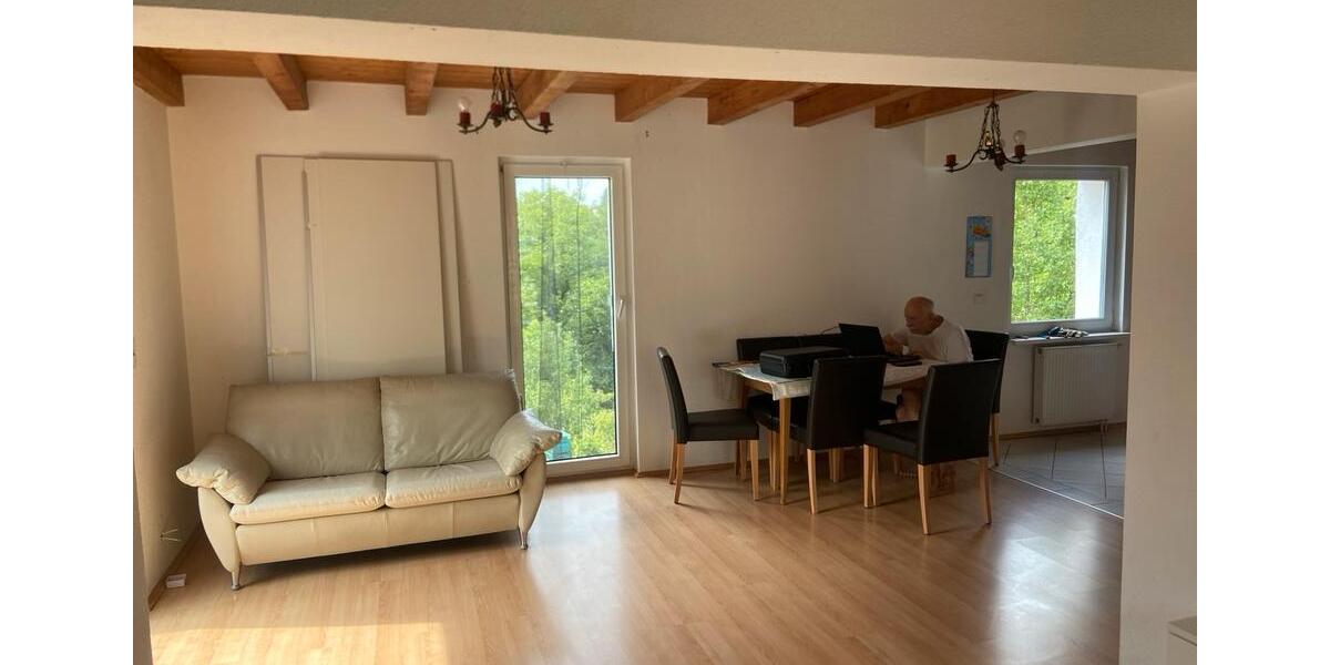 Etagenwohnung Würzburg Heuchelhof - 4 Zimmer, 100 m&sup2;, 1.400&euro; | Angebot:26233579