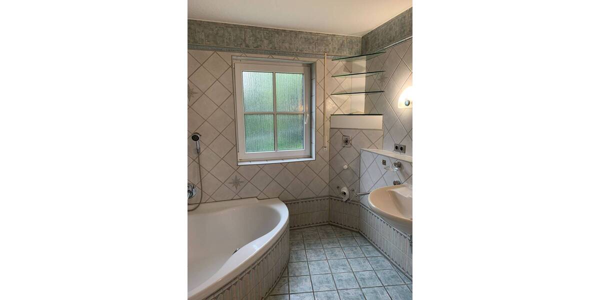Etagenwohnung Sommerhausen - 3 Zimmer, 88 m&sup2;, 870&euro; | Angebot:26826822